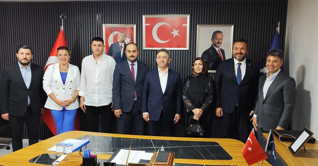 İl Başkanımız Sayın Nurettin BEŞİNCİ ve İl Yöneticilerimiz İlçe Binamızda Ağırladık