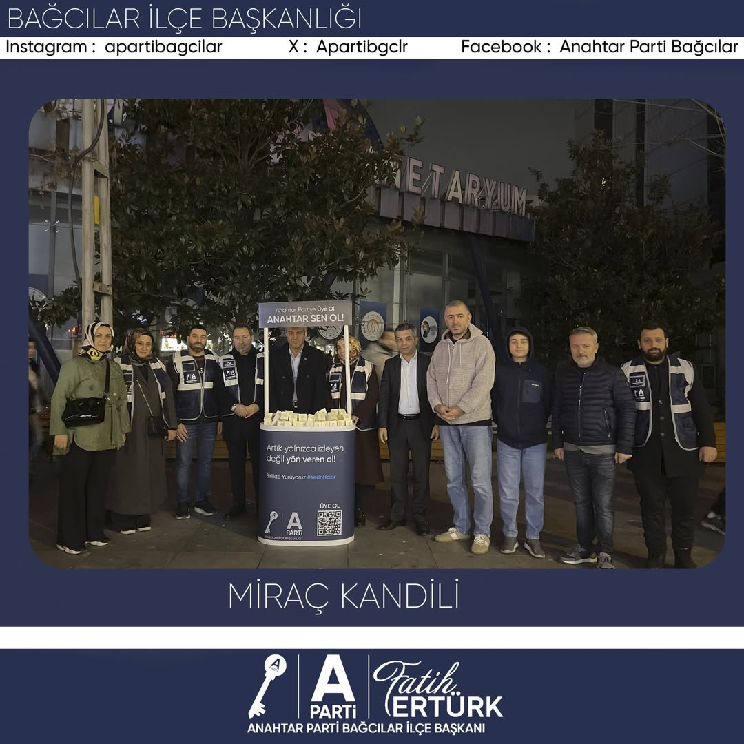 Anahtar Parti Bağcılar İlçe Başkanlığı olarak, Miraç Kandili’nin manevi huzurunu hemşehrilerimizle paylaşmak üzere; İlçe Başkan Vekilimiz Salih Aydın ve Kadın Kolları Başkanımız Özlem Atar öncülüğünde, yönetim kurulu üyelerimizle birlikte Bağcılar Meydanı’nda halkımıza ve esnafımıza kandil vesilesiyle ikramda bulunduk. - 5